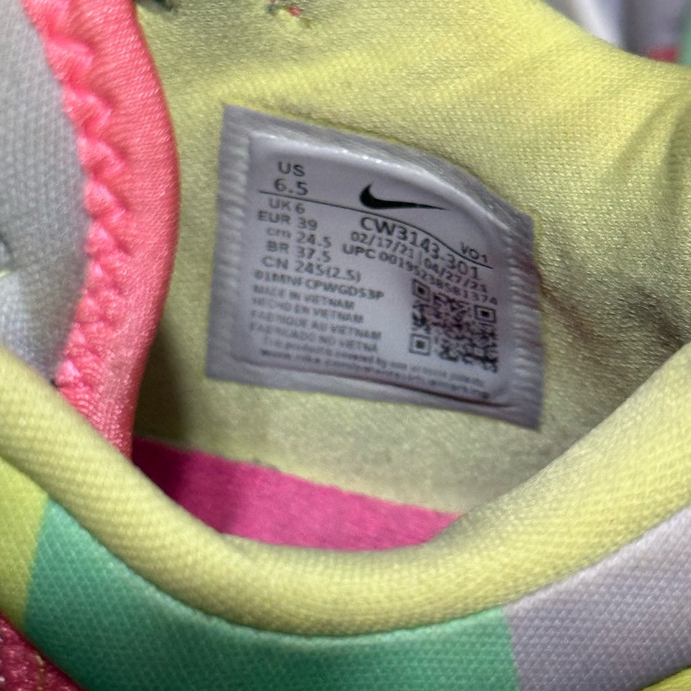 Nike Pastel Green and Pink Sneakers - Picture 5 of 6
